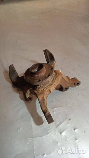 Кулак передний левый Opel Astra G 2001