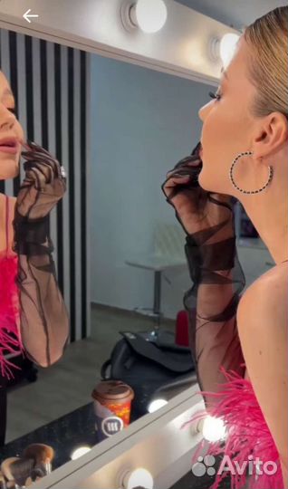 Перчатки длинные чёрные и белые и красные