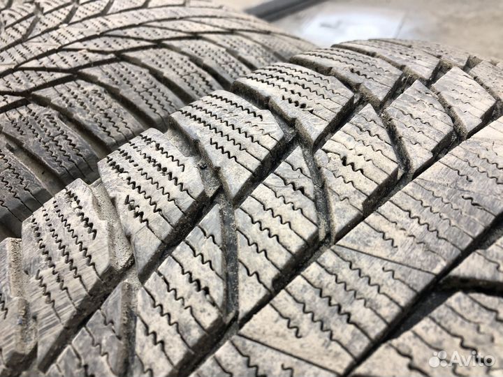 Triangle PL01 225/40 R18 95W