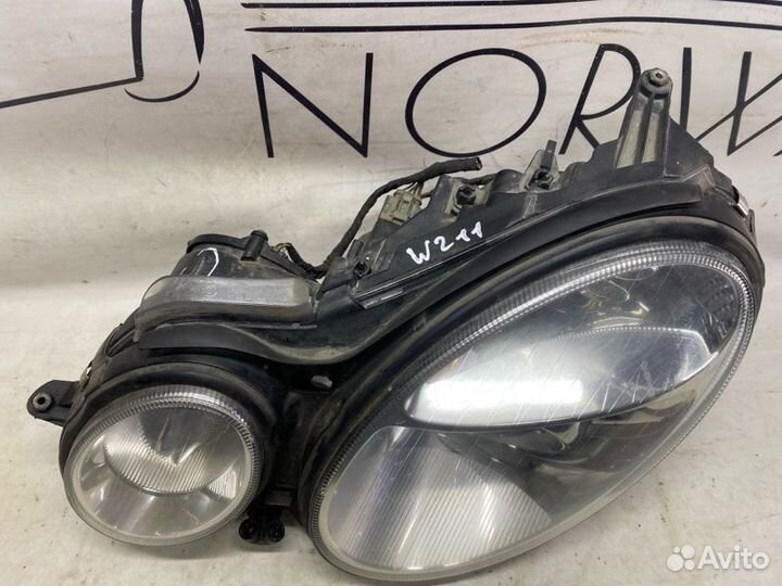 Фара левая Mercedes-Benz E W211 2002