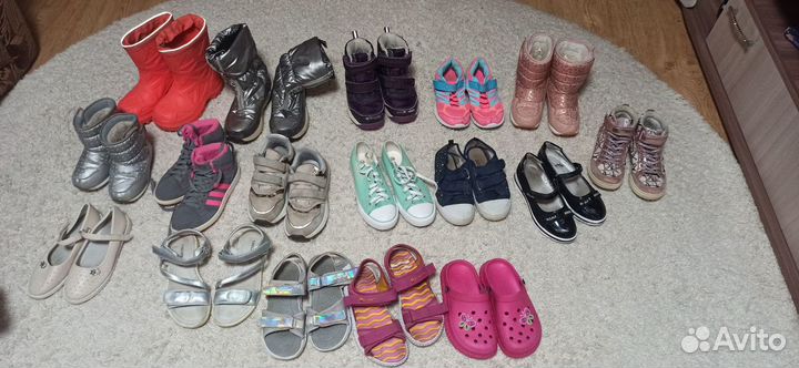 Много обуви для девочки разные размеры