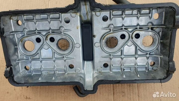 Клапанная крышка Kawasaki ZZR600