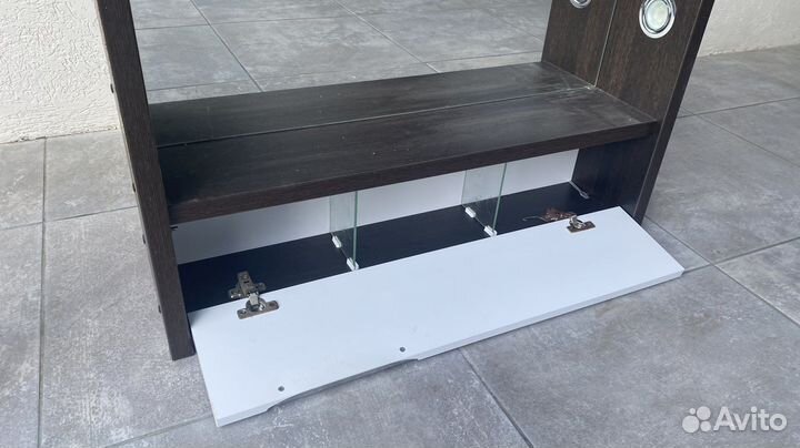 Полка в ванную с зеркалом бу