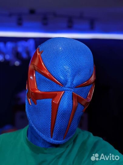 Маска Человека-паука 2099