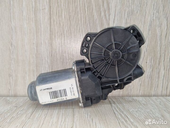 Мотор стеклоподъемника задний левый Hyundai Ix35