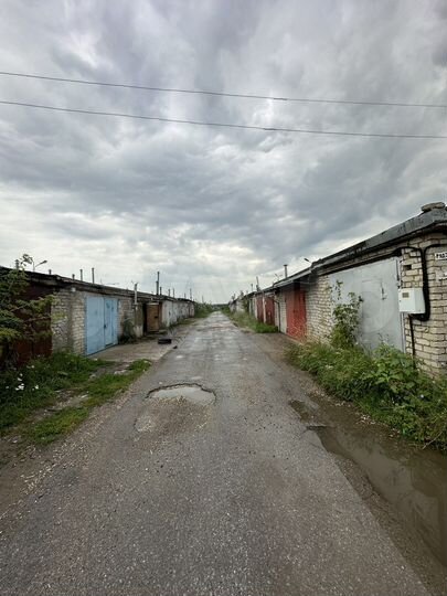 Гараж, > 30 м²