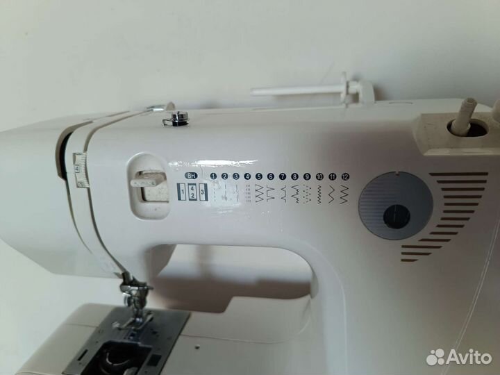 Электрическая швейная машина не комплект