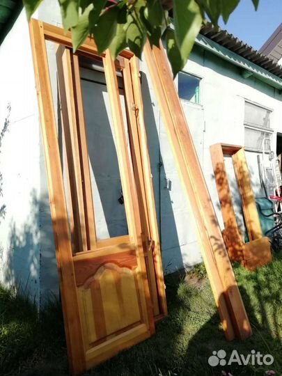 Дверь деревянная