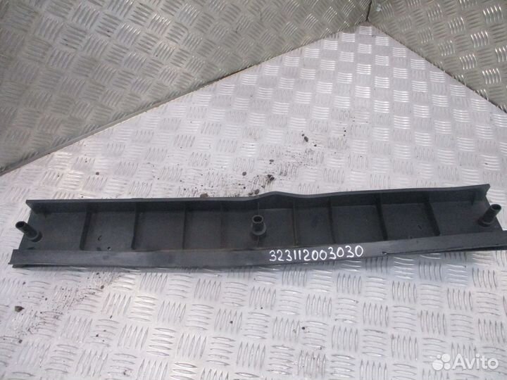 Накладка внутренняя (над дверью) MAN 81629300264