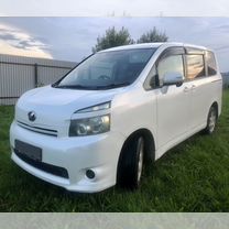 Toyota Voxy 2.0 CVT, 2008, 312 000 км, с пробегом, цена 1 450 000 руб.