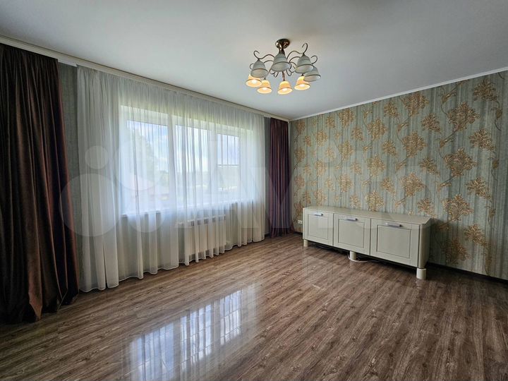 Коттедж 450 м² на участке 18 сот.