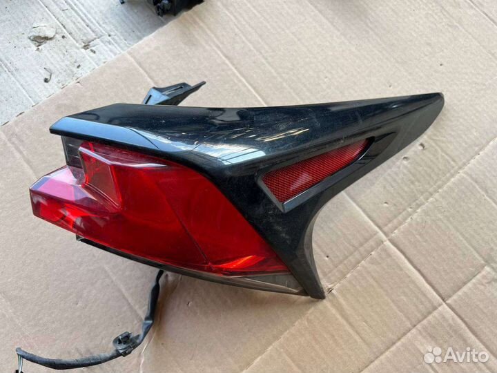 Фонарь правый Lexus NX Z10 2014-2017