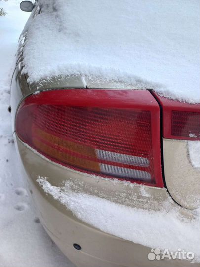 Задний фонарь Dodje intrepid