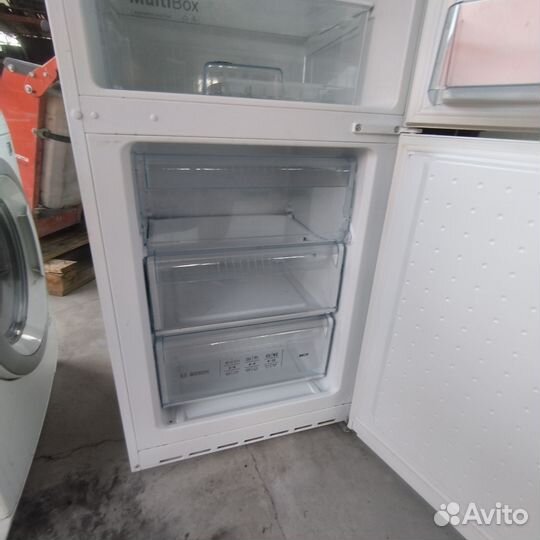 Холодильник Bosch NatureCool KGV36NW1AR