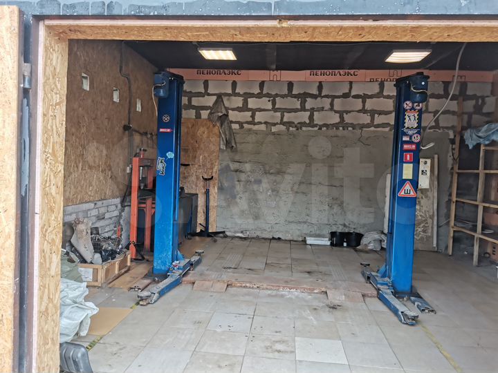 Гараж, > 30 м²