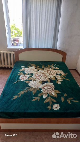 Кровать двухспальная с матрасом бу 160 200