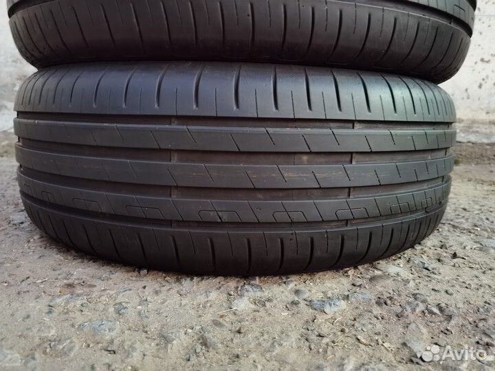 Goodyear EfficientGrip Performance 215/55 R17 94V