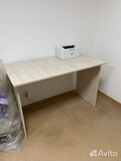 Стол письменный офисный