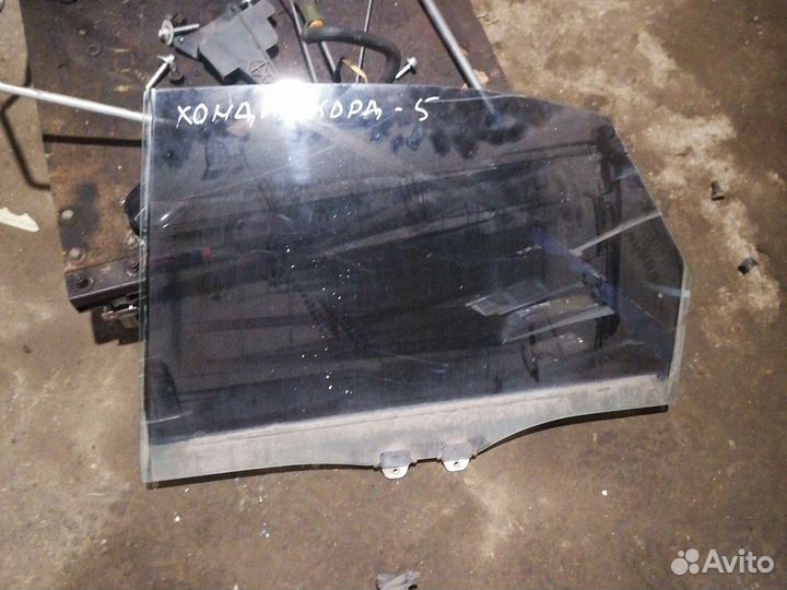 Стекло заднее левое Хонда Аккорд 5 седан