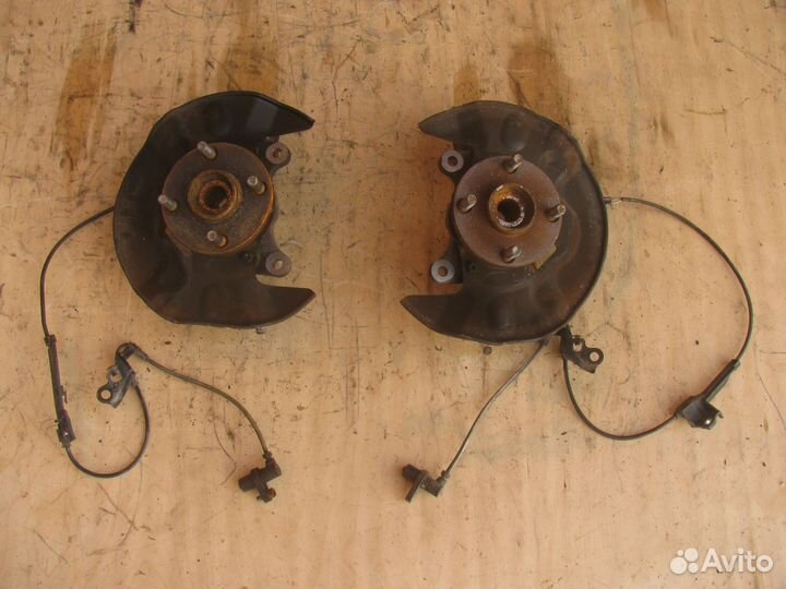 Ступица датчик ABS поворотный кулак Toyota Corolla