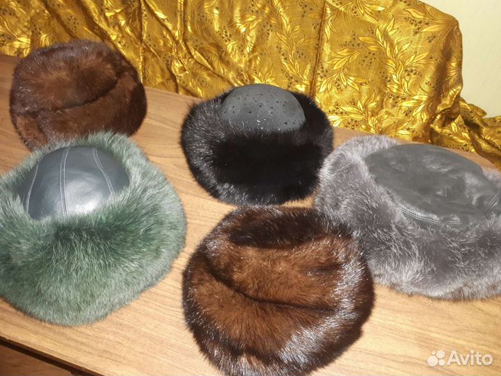 Женские меховые шапки