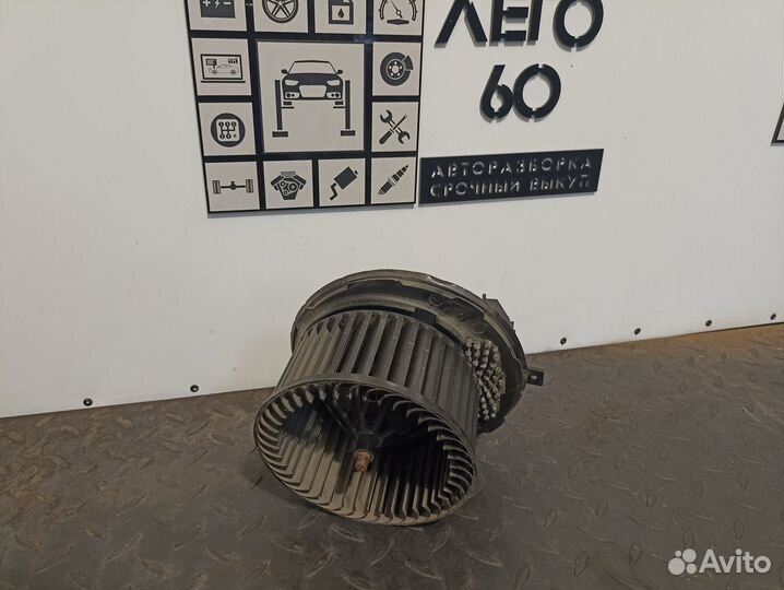 Моторчик отопителя для VW Passat B6