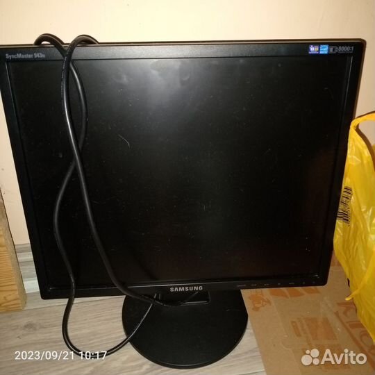 Монитор Samsung