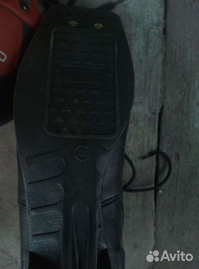 Лыжные ботинки