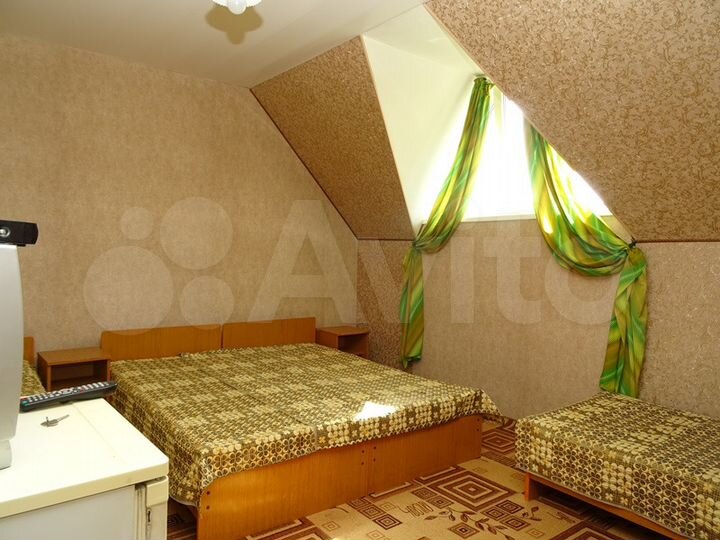 Комната 25 м² в 5-к., 3/3 эт.