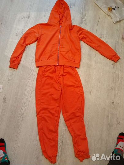 Спортивный костюм женский