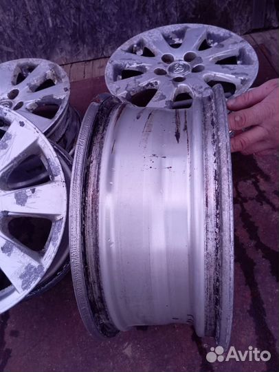 Продаю литые диски r16