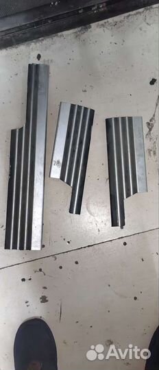 Накладки порога салона на ренж Ровер вог