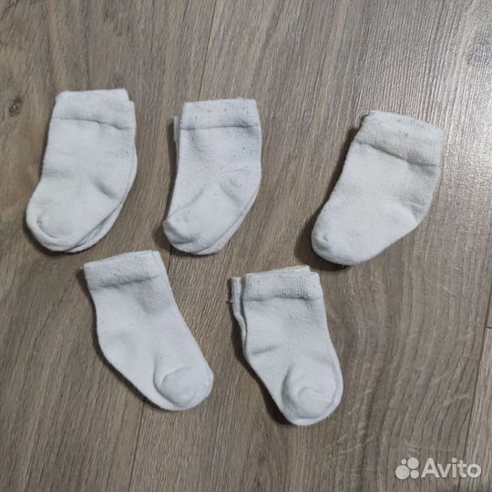 Шапочки и носки для новорождённых