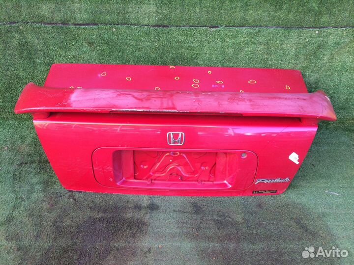 Крышка багажника Honda Prelude BA8 BB1 Красная вмя