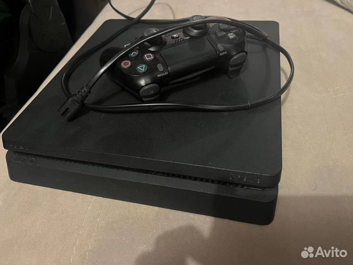 Игровая приставка ps4 slim