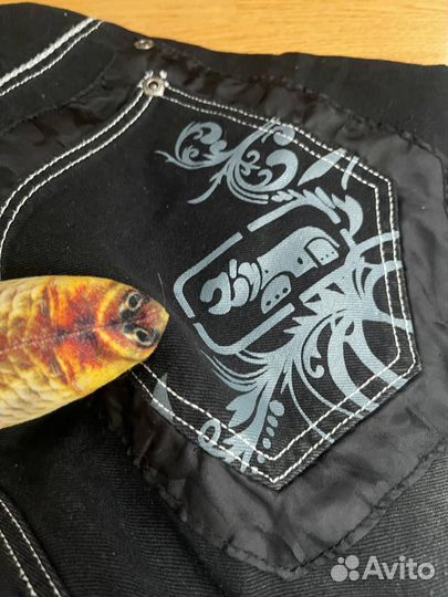 Широкие джинсы