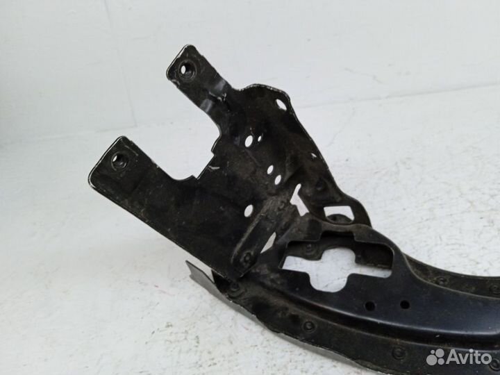 Кронштейн фары правый