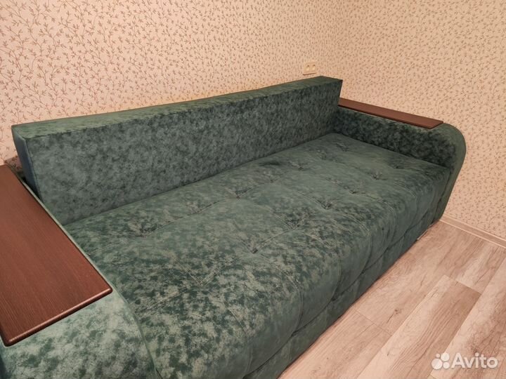 Диван прямой раскладной большой