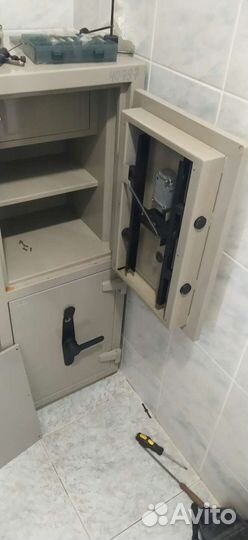 Вскрытие замков, автомобилей, сейфов