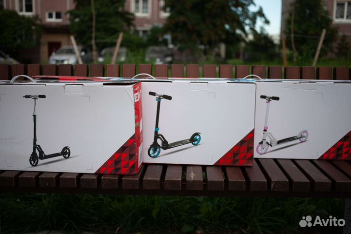 Самокат Reaction 175 синий/белый/чёрный новый