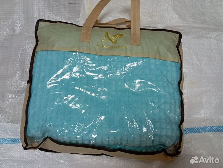 Пледы новые