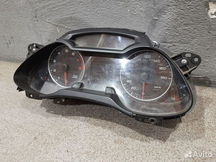 Щиток приборов бензин америка для Audi A4 B8