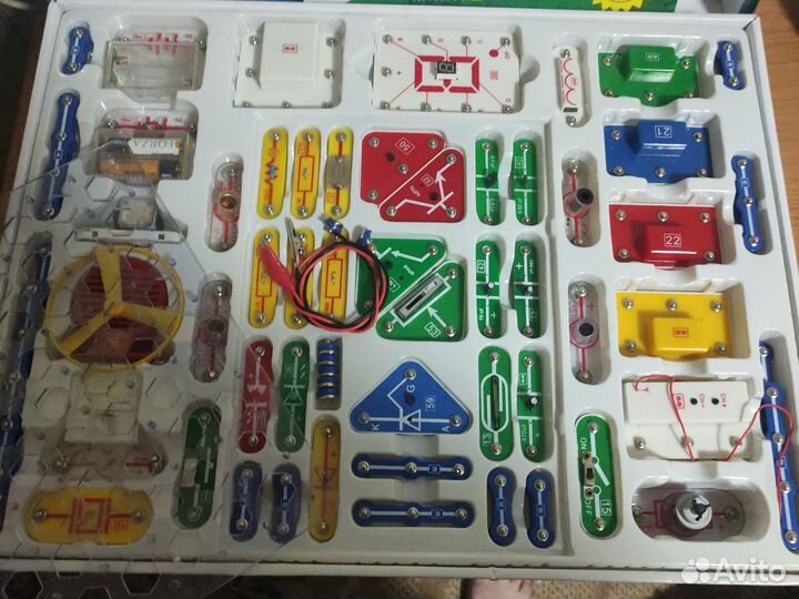 Электронный конструктор Знаток 999 сх