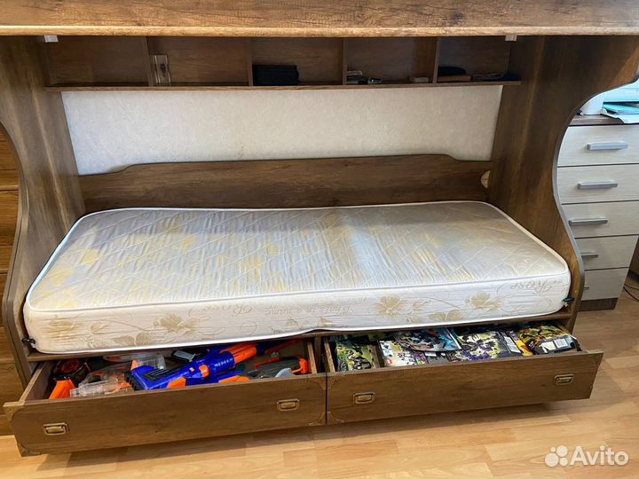 Двухъярусная кровать бу с матрасами