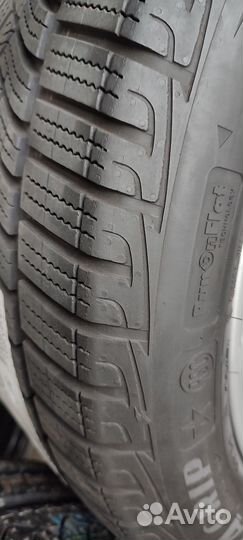 Goodyear UltraGrip Performance 225/50 R17