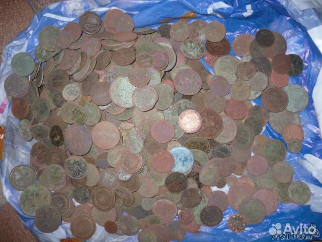 Куча старинных монет