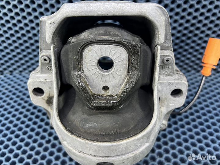 Опора / подушка двигателя левая Audi Q5 / Ауди Ку5