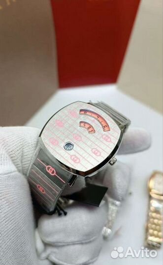 Часы Gucci
