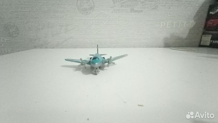 Пластиковый Самолёт