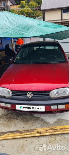 Volkswagen Golf 1.8 МТ, 1995, битый, 161 900 км
